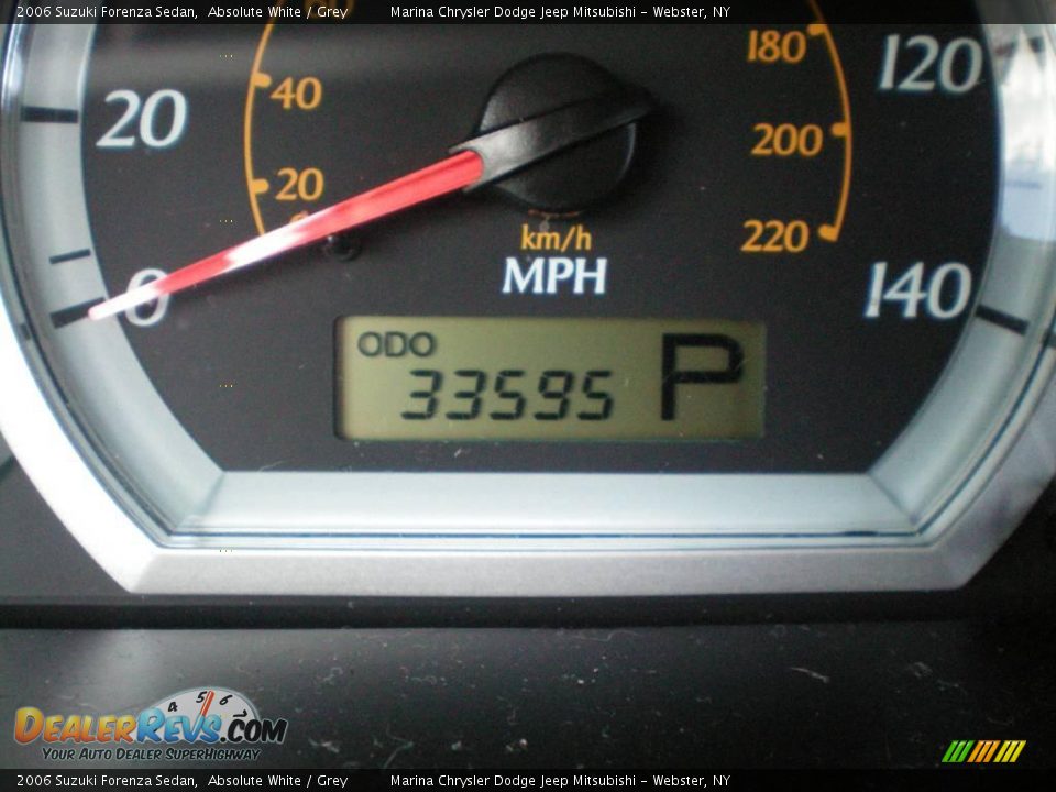 2006 Suzuki Forenza Sedan Absolute White / Grey Photo #22