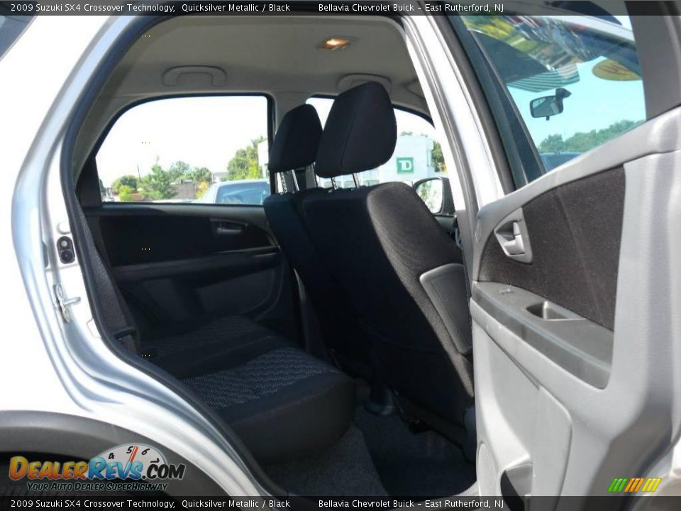 2009 Suzuki SX4 Crossover Technology Quicksilver Metallic / Black Photo #12