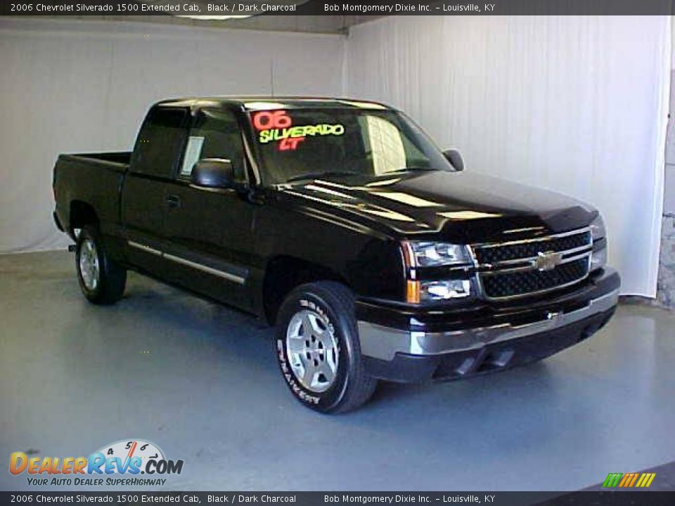 2006 Chevrolet Silverado 1500 Extended Cab Black / Dark Charcoal Photo #1