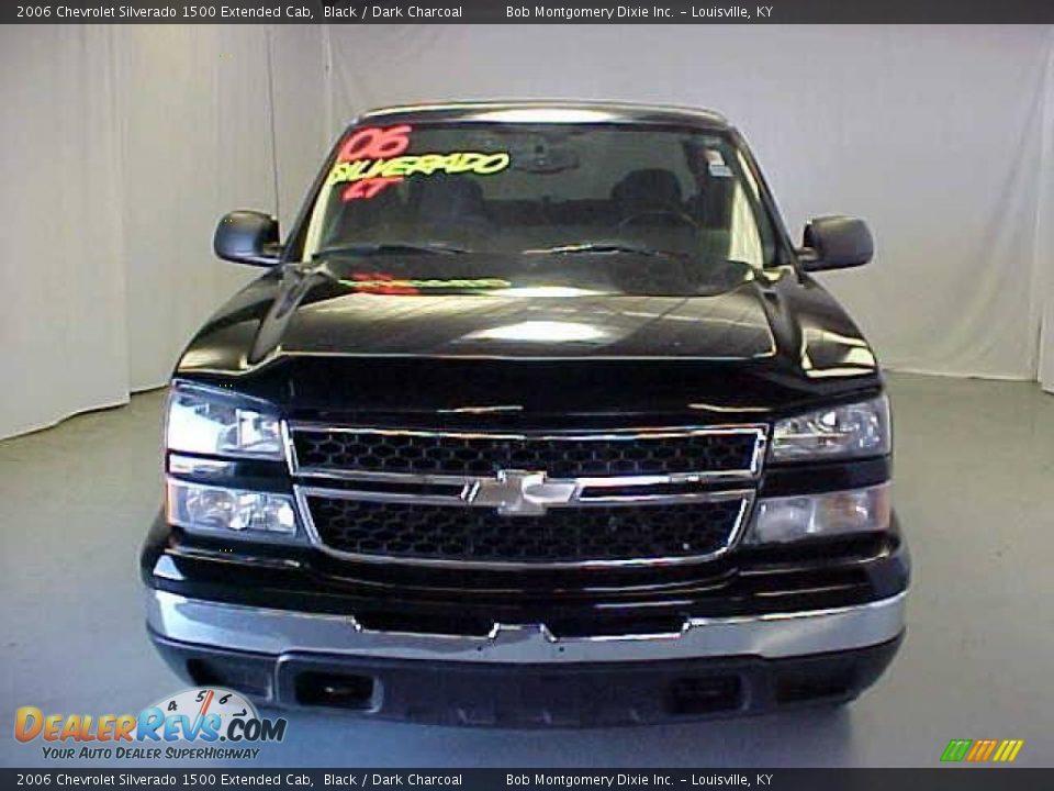 2006 Chevrolet Silverado 1500 Extended Cab Black / Dark Charcoal Photo #2