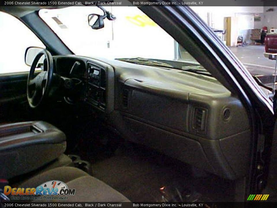 2006 Chevrolet Silverado 1500 Extended Cab Black / Dark Charcoal Photo #8