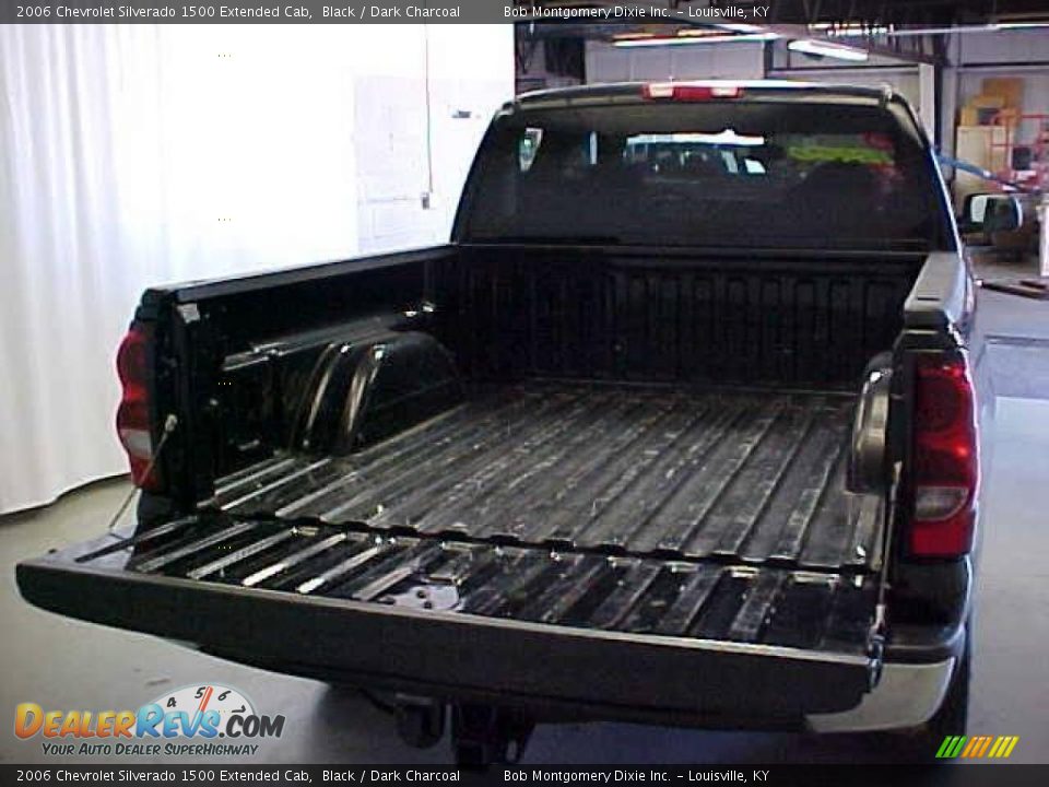 2006 Chevrolet Silverado 1500 Extended Cab Black / Dark Charcoal Photo #13