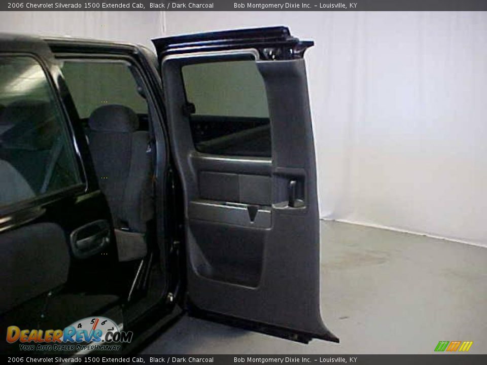 2006 Chevrolet Silverado 1500 Extended Cab Black / Dark Charcoal Photo #16