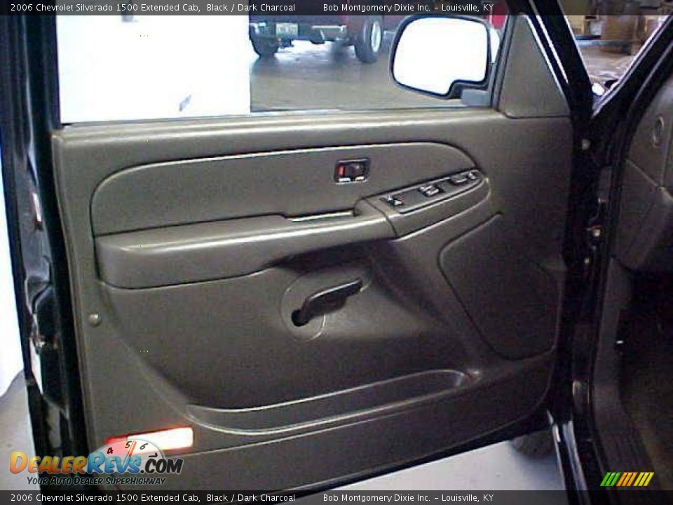 2006 Chevrolet Silverado 1500 Extended Cab Black / Dark Charcoal Photo #18
