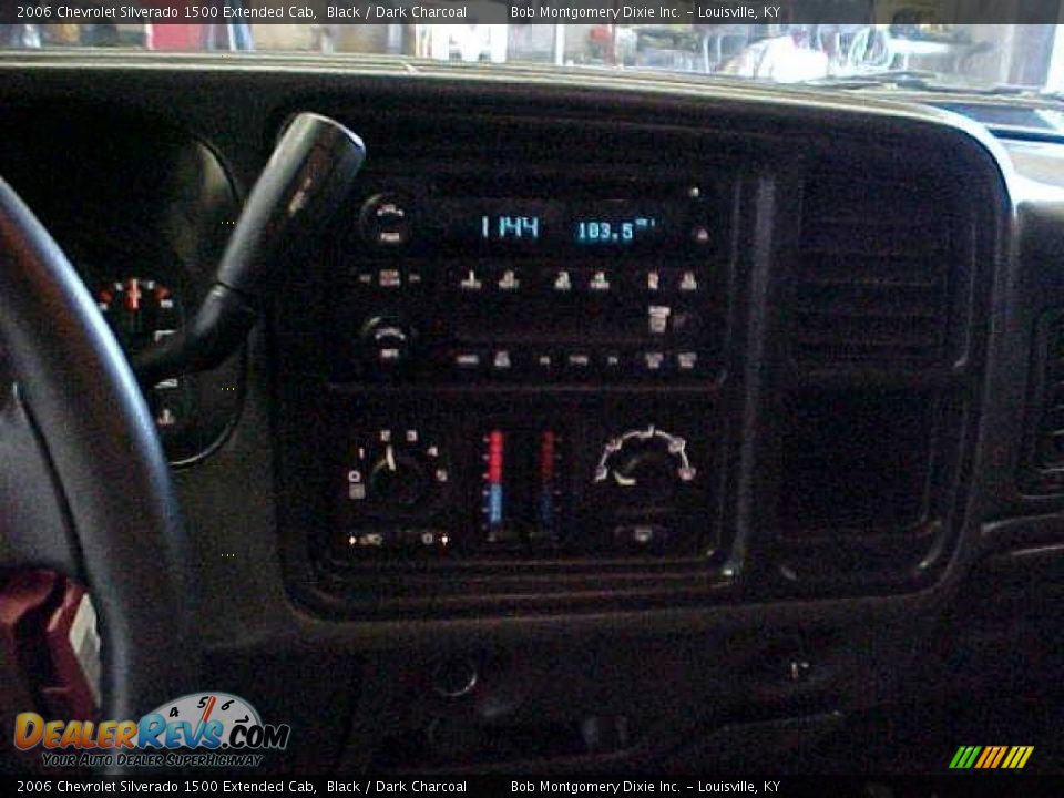 2006 Chevrolet Silverado 1500 Extended Cab Black / Dark Charcoal Photo #22