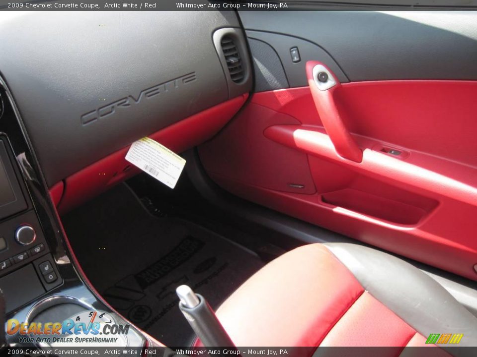 2009 Chevrolet Corvette Coupe Arctic White / Red Photo #16