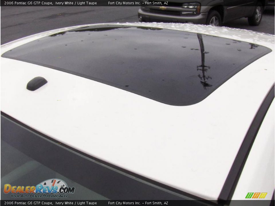 2006 Pontiac G6 GTP Coupe Ivory White / Light Taupe Photo #5