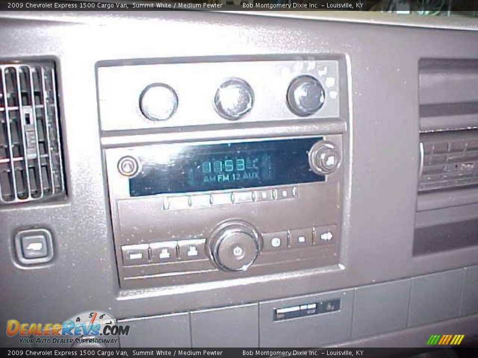 2009 Chevrolet Express 1500 Cargo Van Summit White / Medium Pewter Photo #19