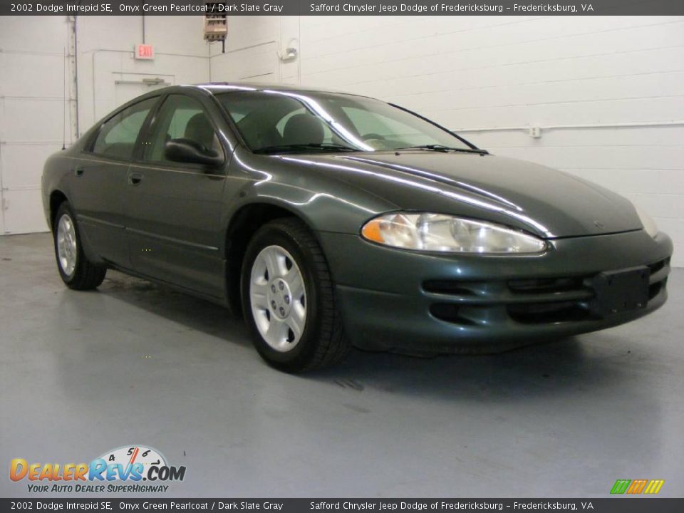 2002 Dodge Intrepid SE Onyx Green Pearlcoat / Dark Slate Gray Photo #3