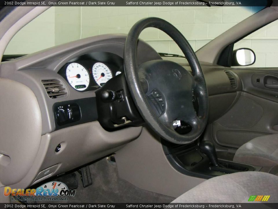 2002 Dodge Intrepid SE Onyx Green Pearlcoat / Dark Slate Gray Photo #11