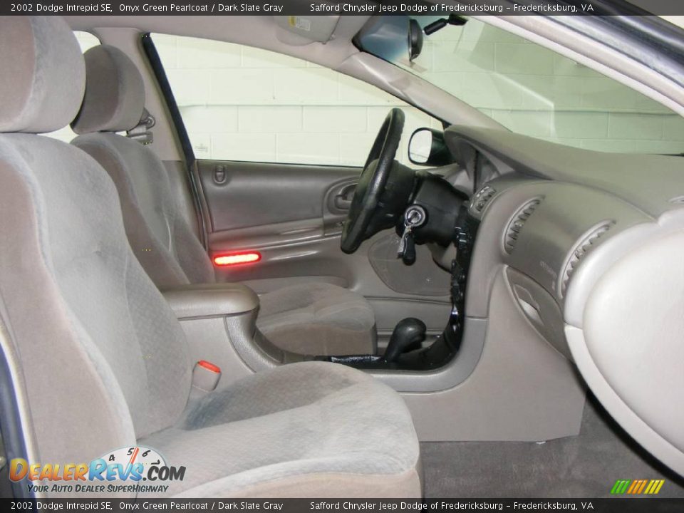 2002 Dodge Intrepid SE Onyx Green Pearlcoat / Dark Slate Gray Photo #19