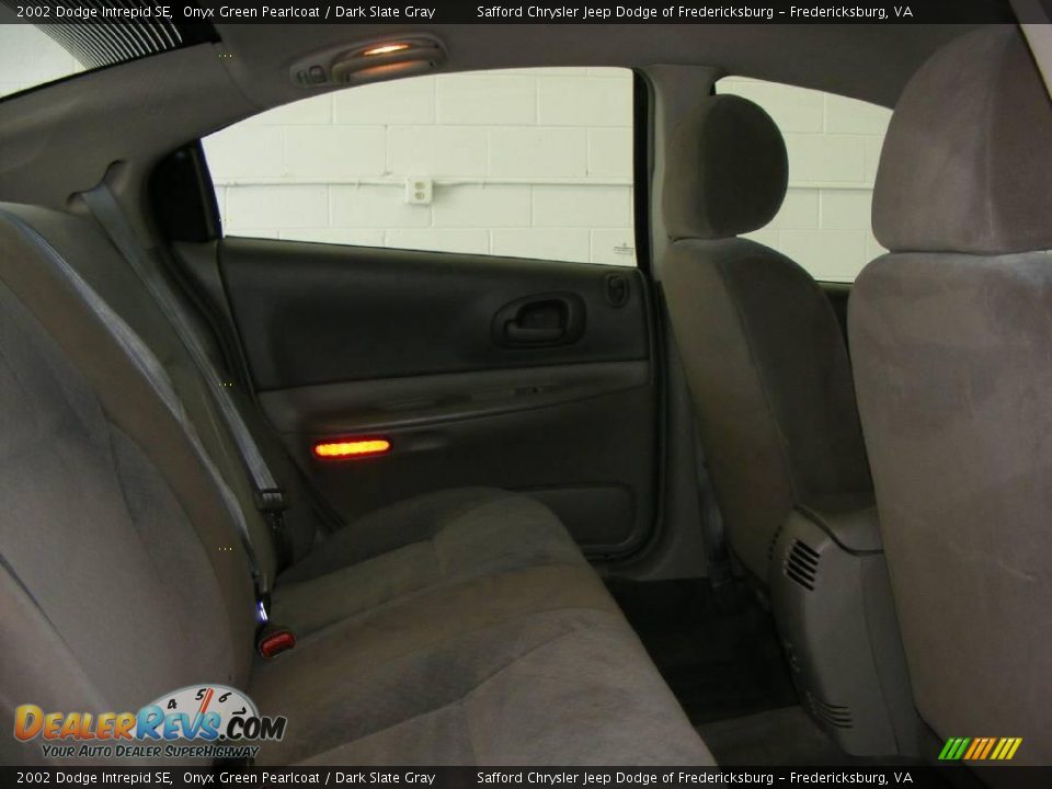 2002 Dodge Intrepid SE Onyx Green Pearlcoat / Dark Slate Gray Photo #22