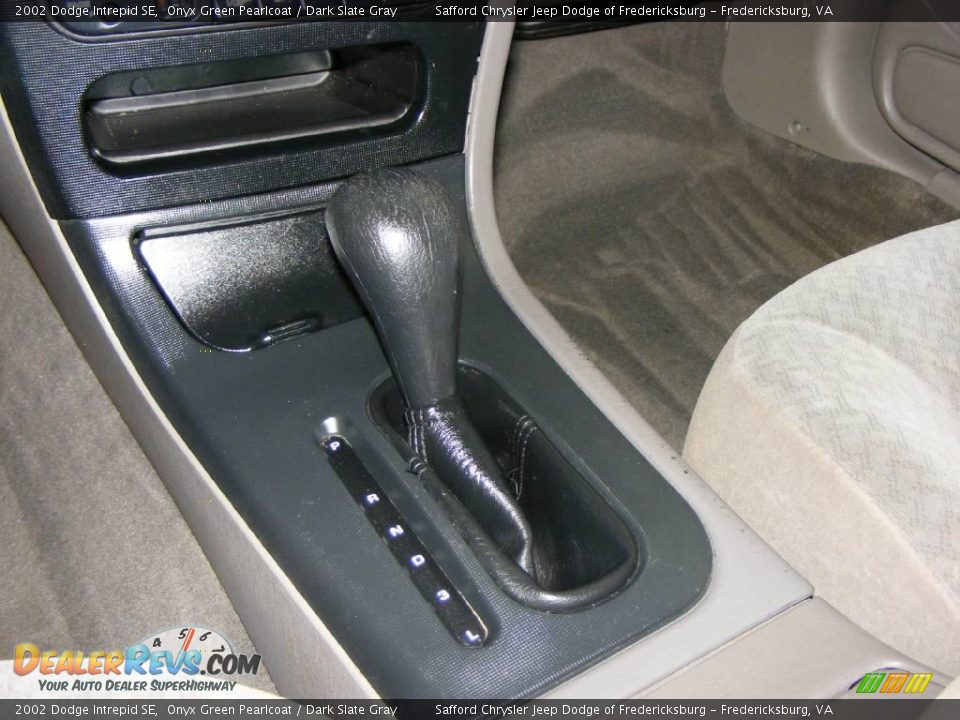 2002 Dodge Intrepid SE Onyx Green Pearlcoat / Dark Slate Gray Photo #25