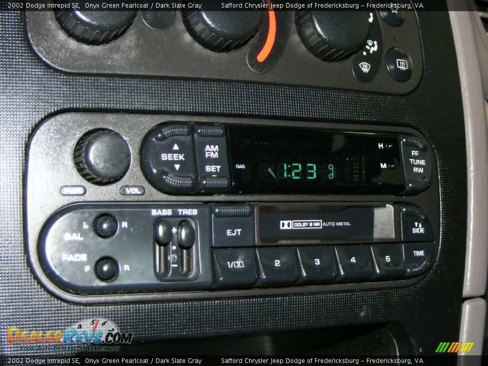 2002 Dodge Intrepid SE Onyx Green Pearlcoat / Dark Slate Gray Photo #26