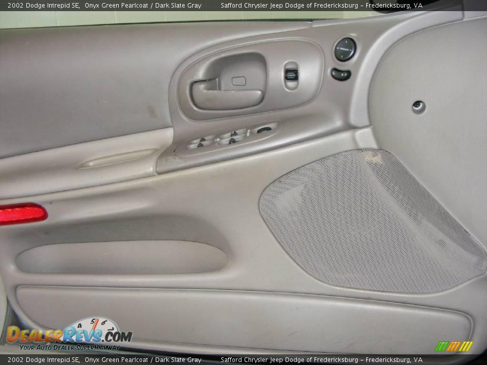 2002 Dodge Intrepid SE Onyx Green Pearlcoat / Dark Slate Gray Photo #27