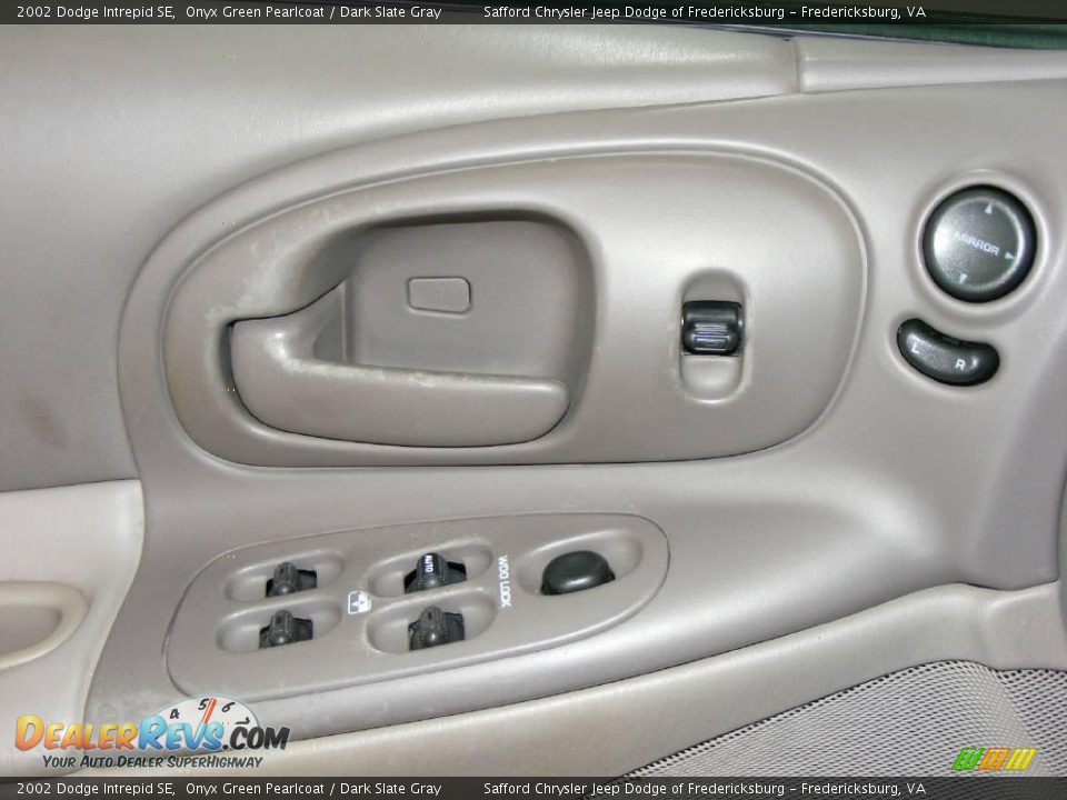 2002 Dodge Intrepid SE Onyx Green Pearlcoat / Dark Slate Gray Photo #28