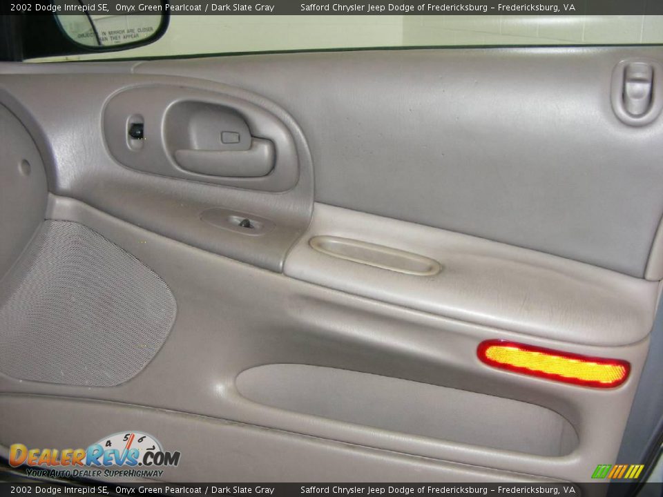 2002 Dodge Intrepid SE Onyx Green Pearlcoat / Dark Slate Gray Photo #29