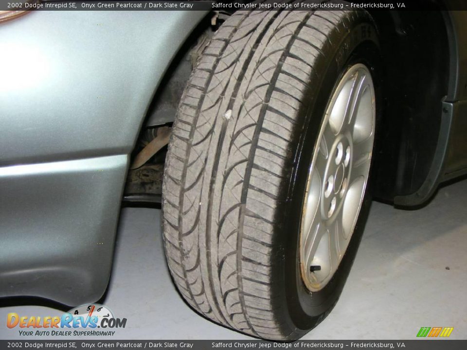2002 Dodge Intrepid SE Onyx Green Pearlcoat / Dark Slate Gray Photo #31