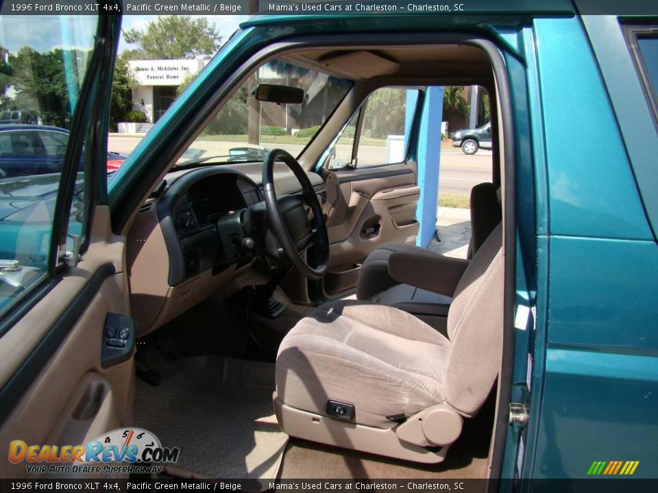 Beige Interior - 1996 Ford Bronco XLT 4x4 Photo #9