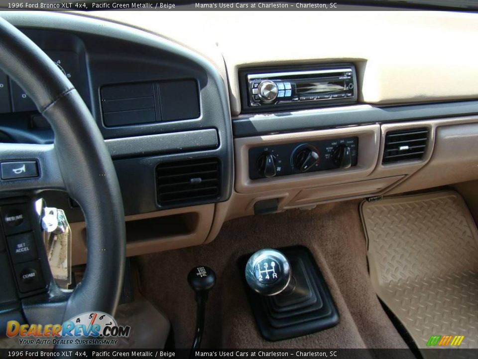 1996 Ford Bronco XLT 4x4 Shifter Photo #13