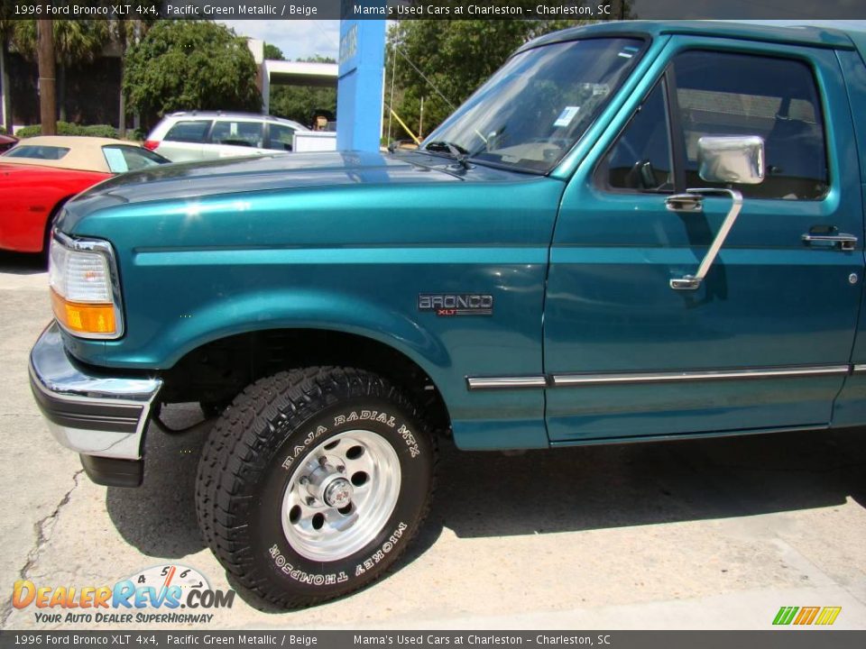 1996 Ford Bronco XLT 4x4 Pacific Green Metallic / Beige Photo #20