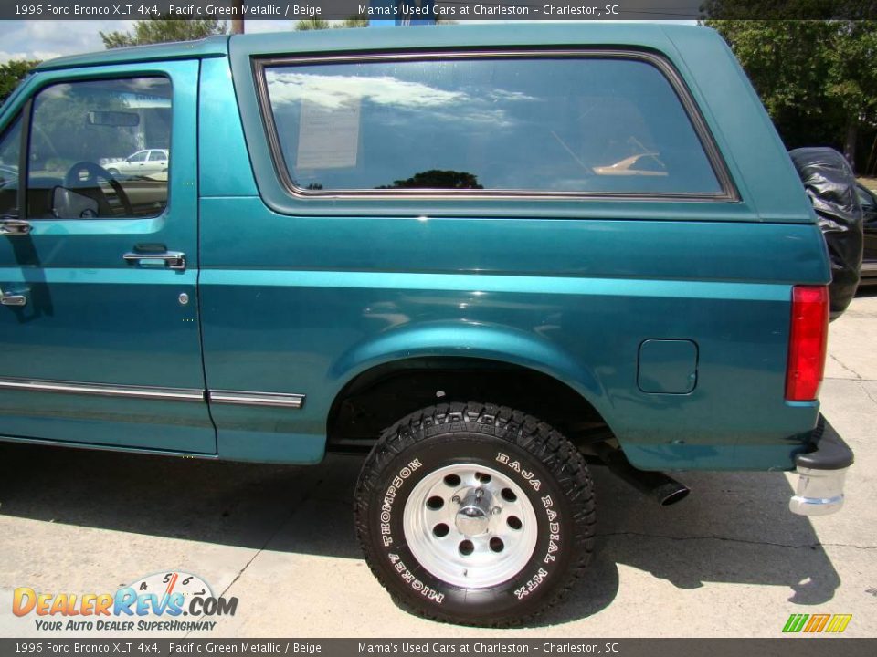 1996 Ford Bronco XLT 4x4 Pacific Green Metallic / Beige Photo #21