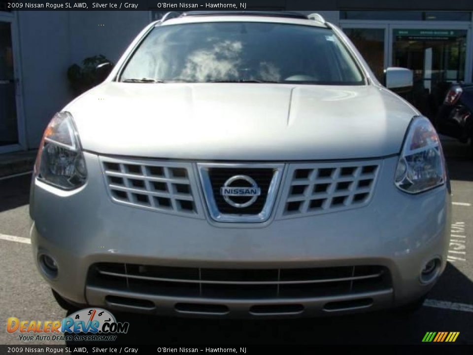 2009 Nissan Rogue SL AWD Silver Ice / Gray Photo #3