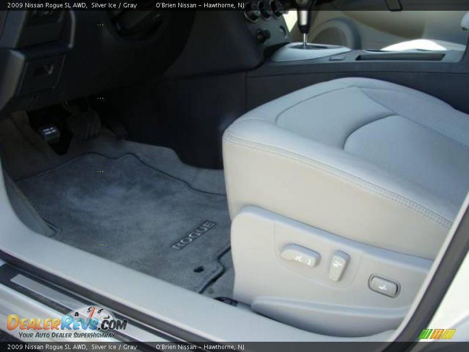 2009 Nissan Rogue SL AWD Silver Ice / Gray Photo #11