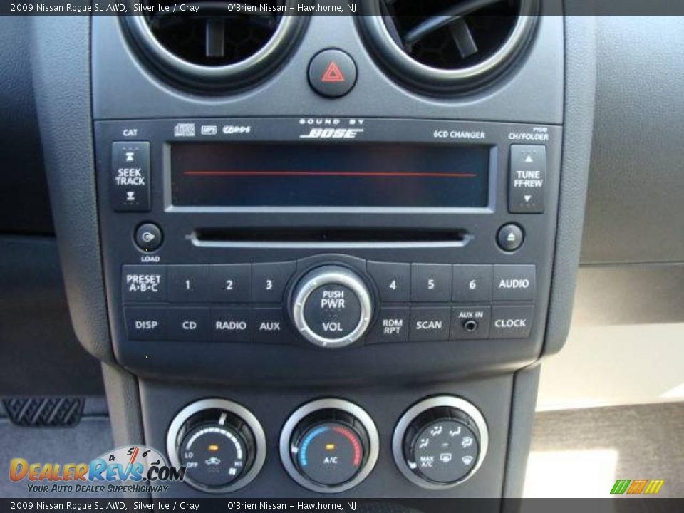 2009 Nissan Rogue SL AWD Silver Ice / Gray Photo #17