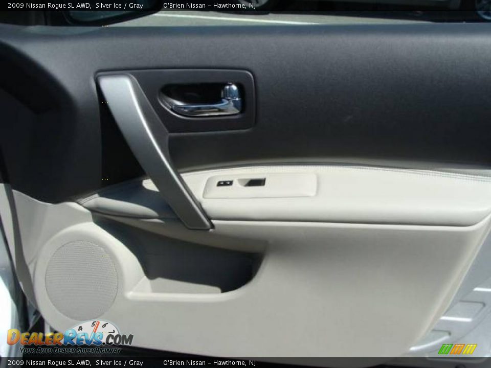 2009 Nissan Rogue SL AWD Silver Ice / Gray Photo #27