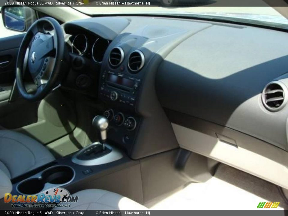 2009 Nissan Rogue SL AWD Silver Ice / Gray Photo #28