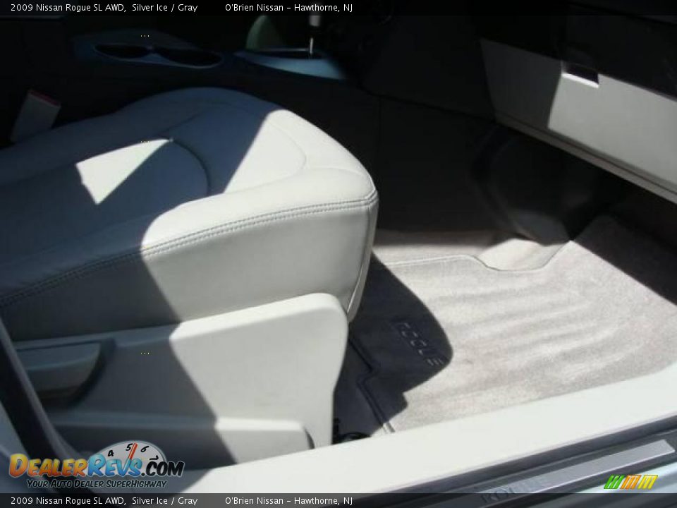 2009 Nissan Rogue SL AWD Silver Ice / Gray Photo #29