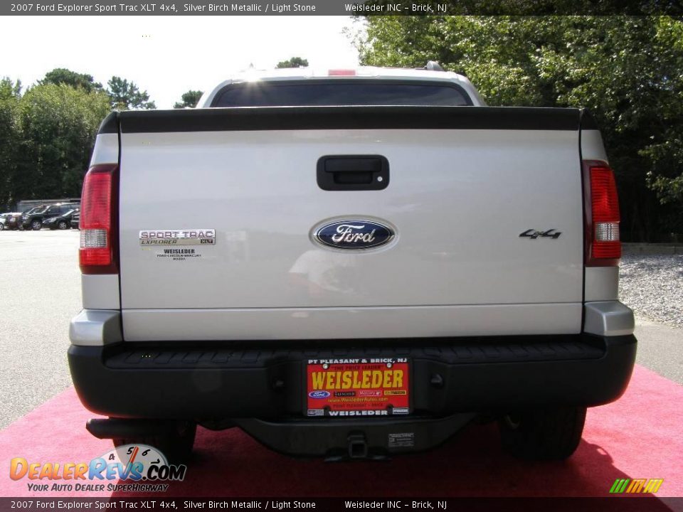 2007 Ford Explorer Sport Trac XLT 4x4 Silver Birch Metallic / Light Stone Photo #8