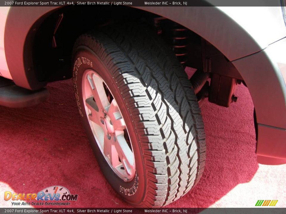 2007 Ford Explorer Sport Trac XLT 4x4 Silver Birch Metallic / Light Stone Photo #12