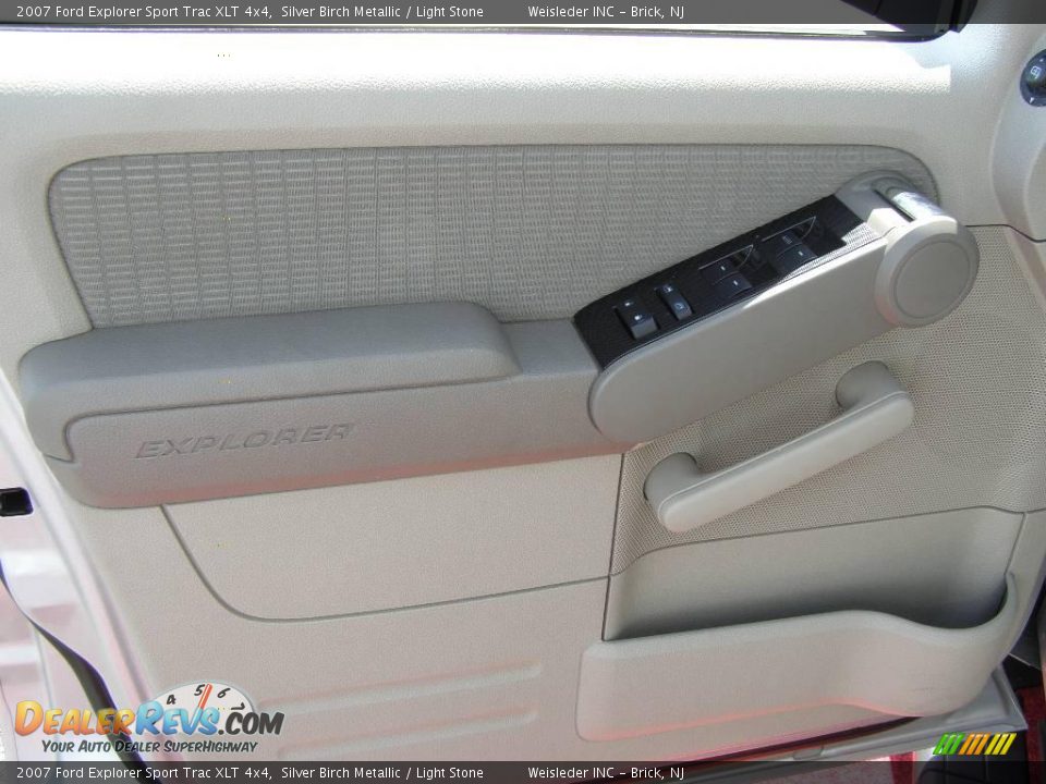 2007 Ford Explorer Sport Trac XLT 4x4 Silver Birch Metallic / Light Stone Photo #14