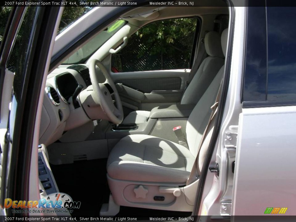 2007 Ford Explorer Sport Trac XLT 4x4 Silver Birch Metallic / Light Stone Photo #15