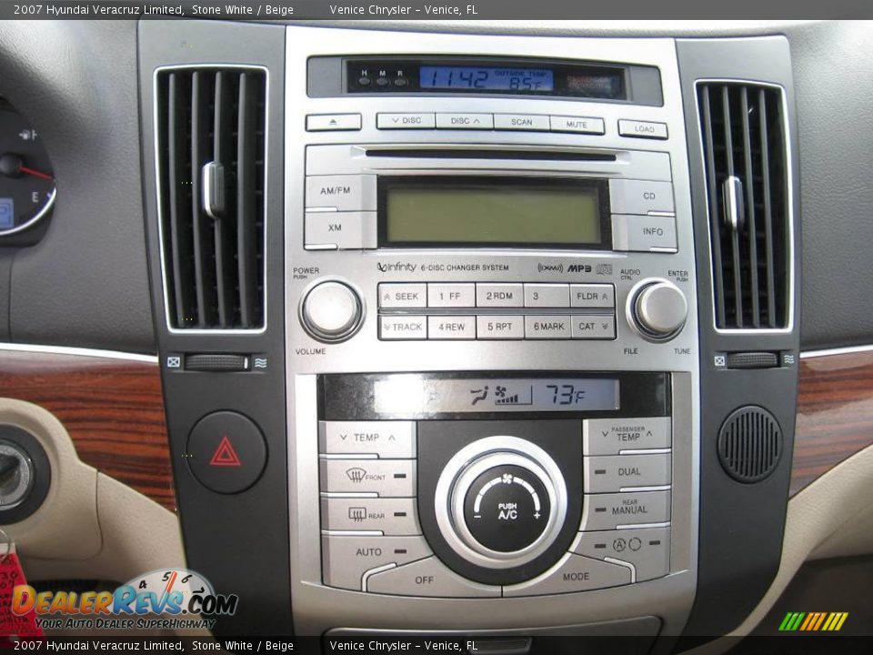 2007 Hyundai Veracruz Limited Stone White / Beige Photo #7