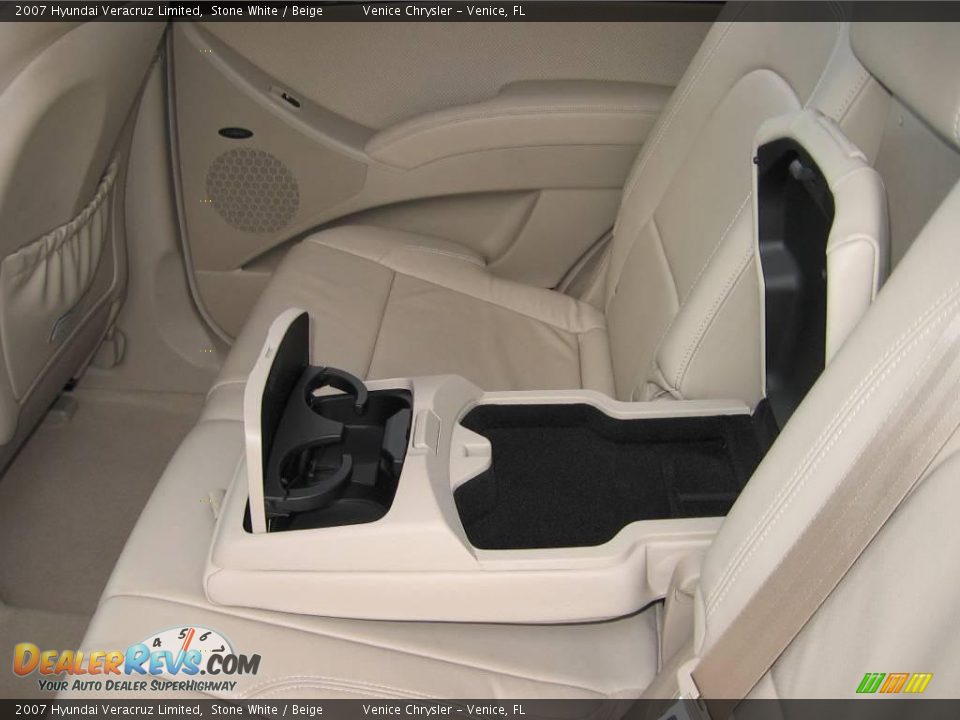 2007 Hyundai Veracruz Limited Stone White / Beige Photo #13