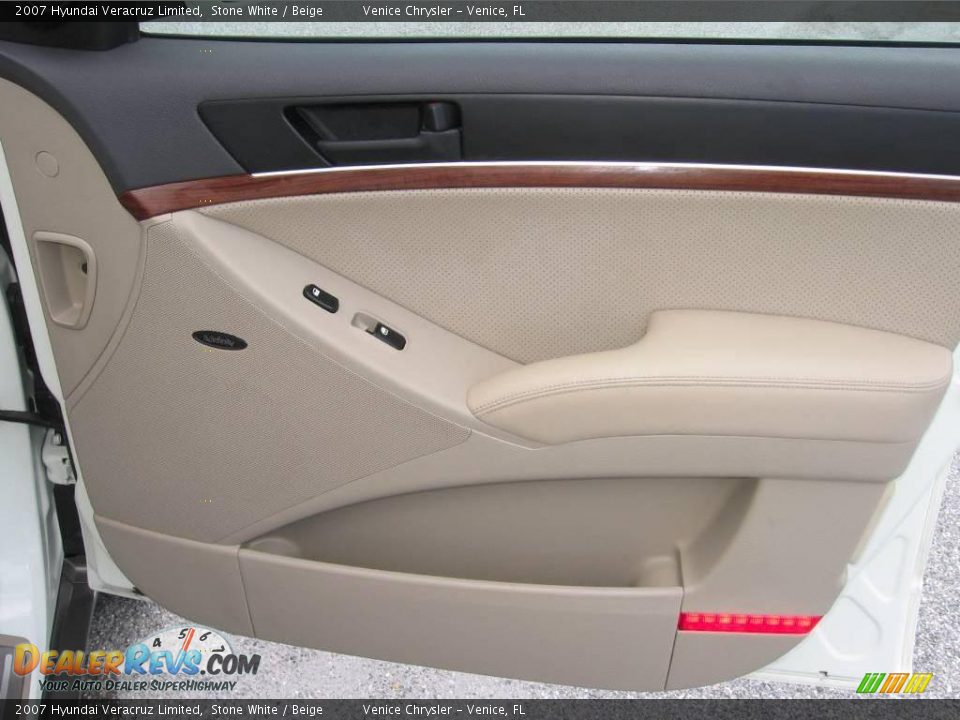 2007 Hyundai Veracruz Limited Stone White / Beige Photo #22