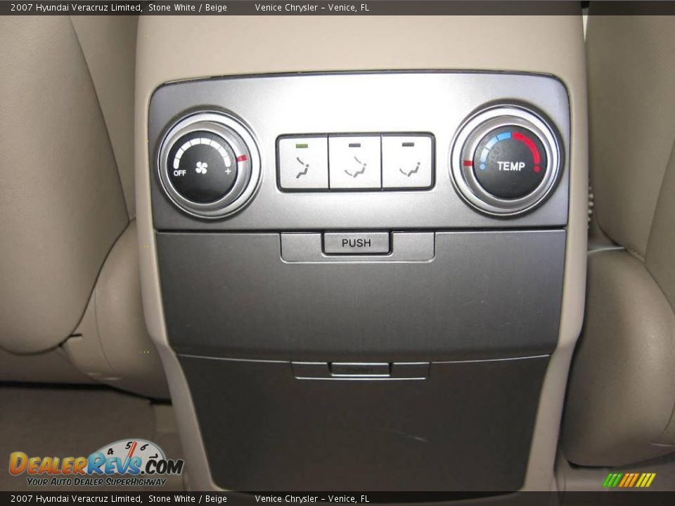 2007 Hyundai Veracruz Limited Stone White / Beige Photo #27