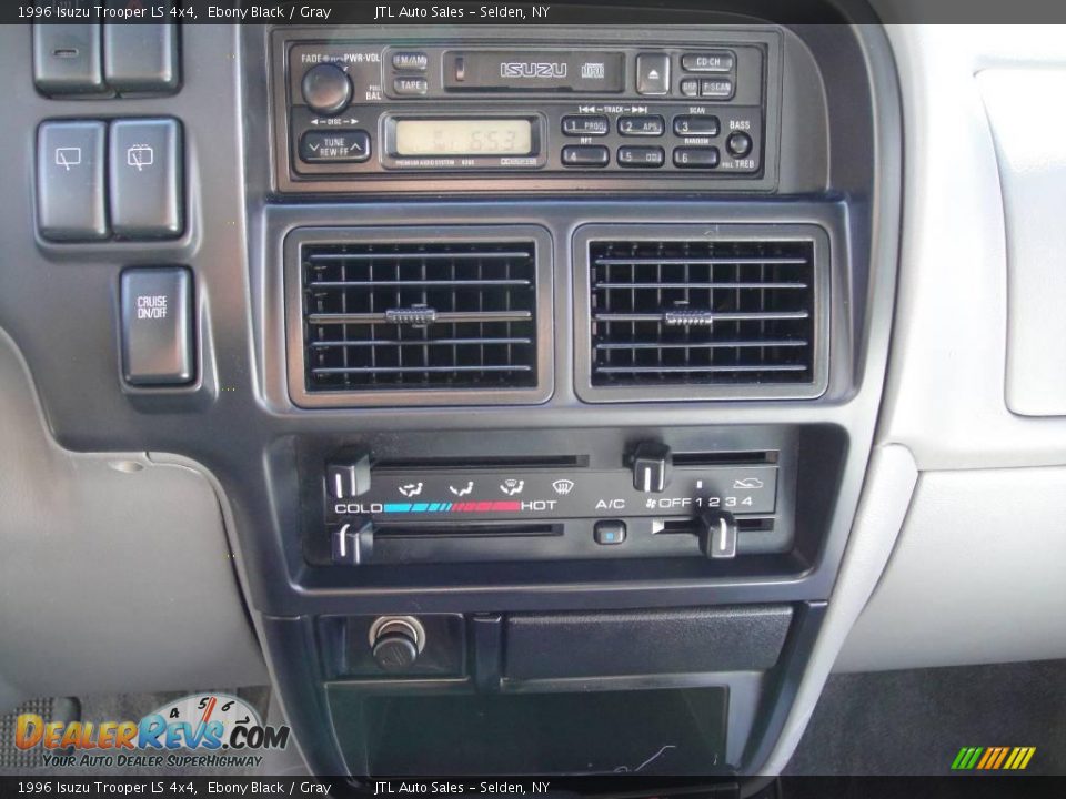 1996 Isuzu Trooper LS 4x4 Ebony Black / Gray Photo #13