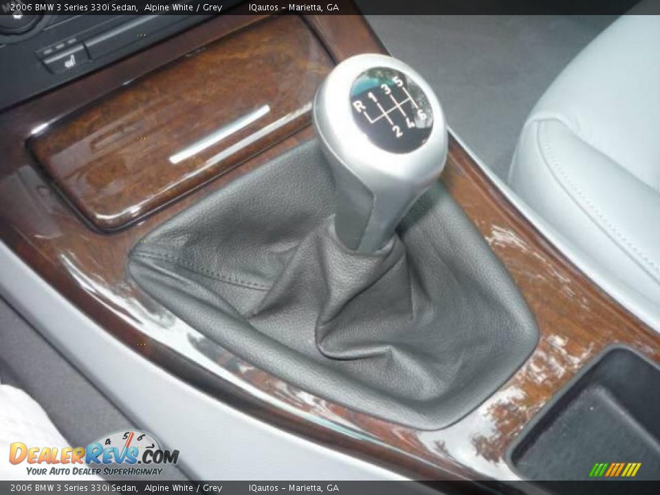 2006 BMW 3 Series 330i Sedan Alpine White / Grey Photo #16