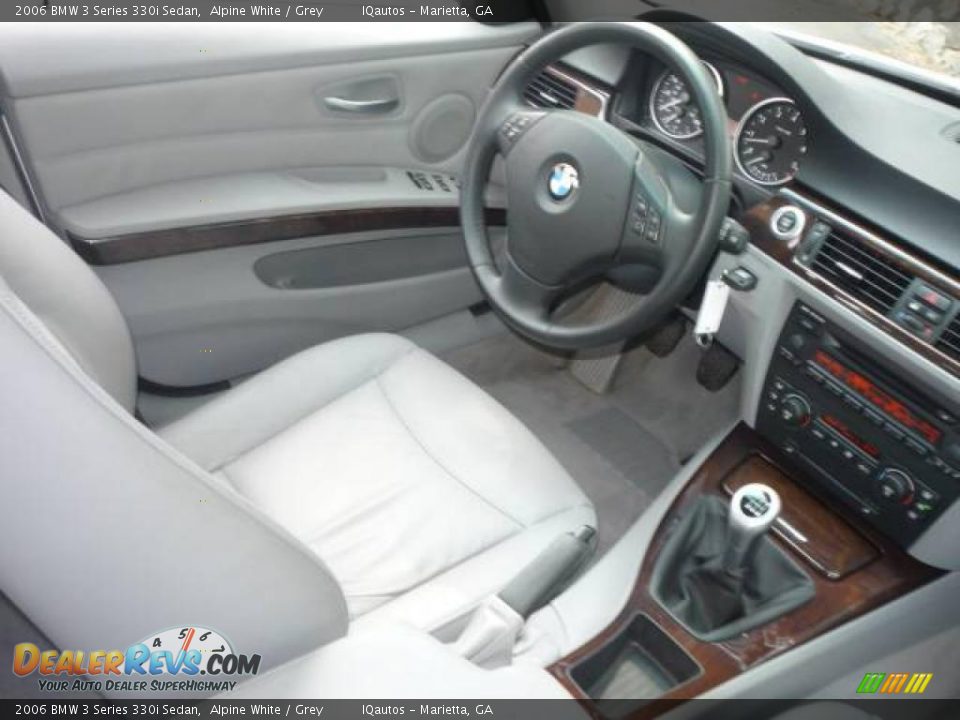 2006 BMW 3 Series 330i Sedan Alpine White / Grey Photo #19