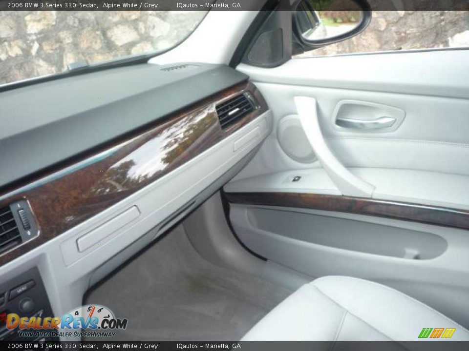 2006 BMW 3 Series 330i Sedan Alpine White / Grey Photo #20