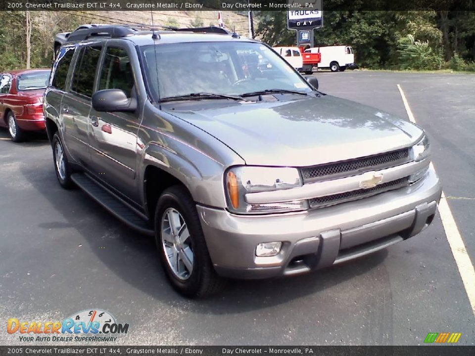 2005 Chevrolet TrailBlazer EXT LT 4x4 Graystone Metallic / Ebony Photo #2