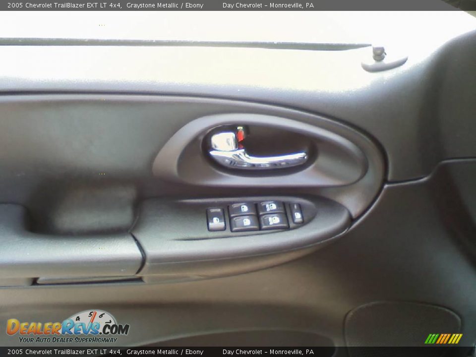 2005 Chevrolet TrailBlazer EXT LT 4x4 Graystone Metallic / Ebony Photo #10