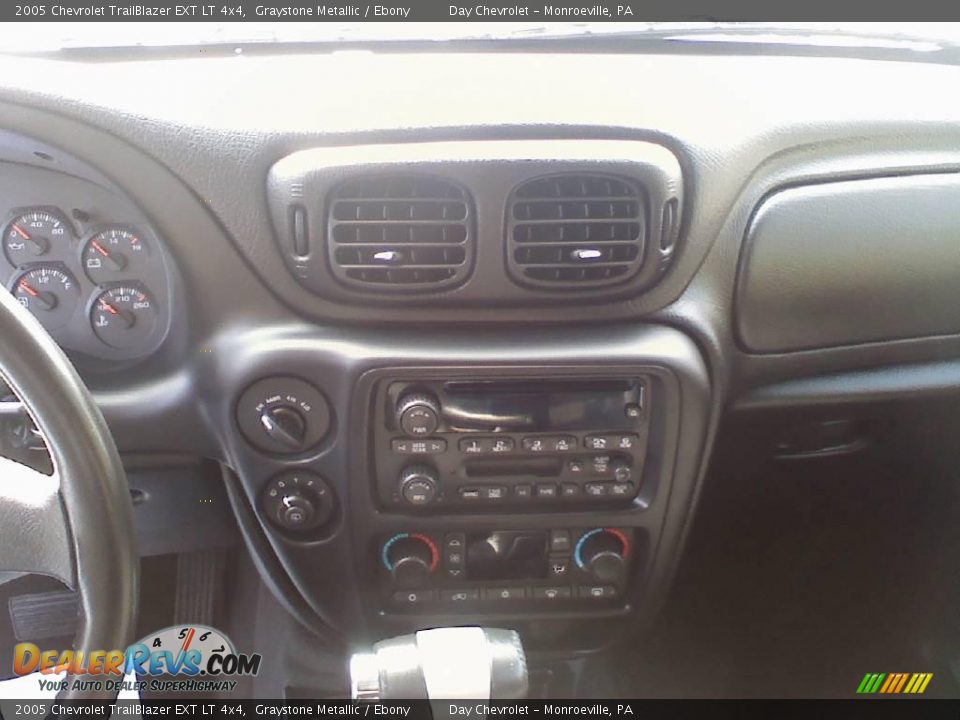 2005 Chevrolet TrailBlazer EXT LT 4x4 Graystone Metallic / Ebony Photo #13