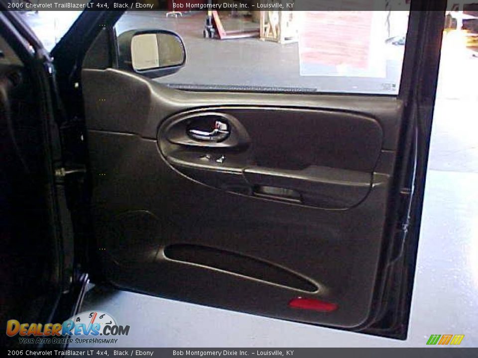 2006 Chevrolet TrailBlazer LT 4x4 Black / Ebony Photo #7