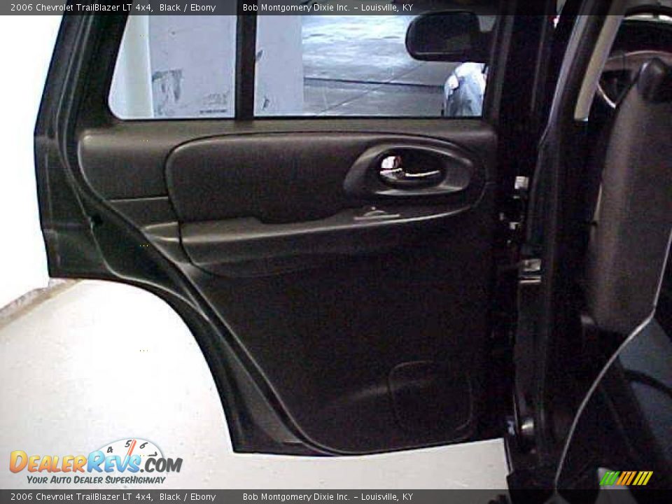 2006 Chevrolet TrailBlazer LT 4x4 Black / Ebony Photo #16