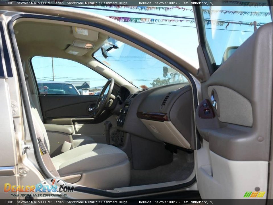 2006 Chevrolet Malibu LT V6 Sedan Sandstone Metallic / Cashmere Beige Photo #8